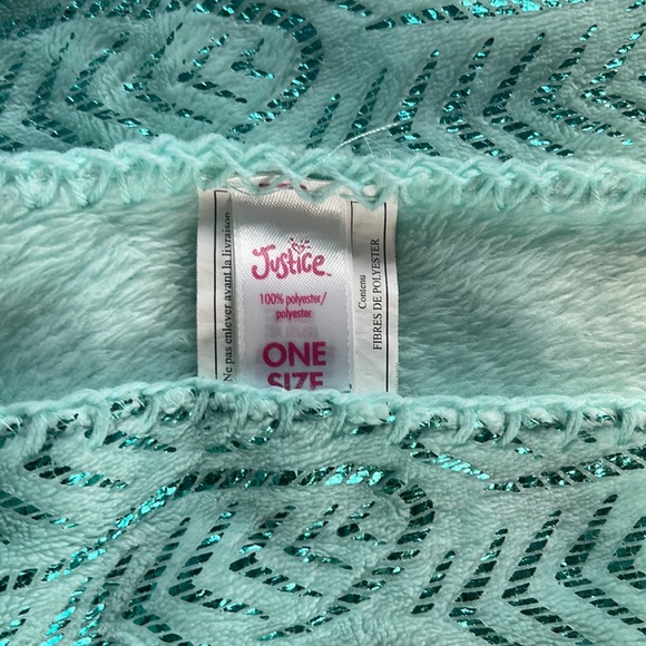 5/$10 unicorn blanket wrap. - Picture 5 of 5